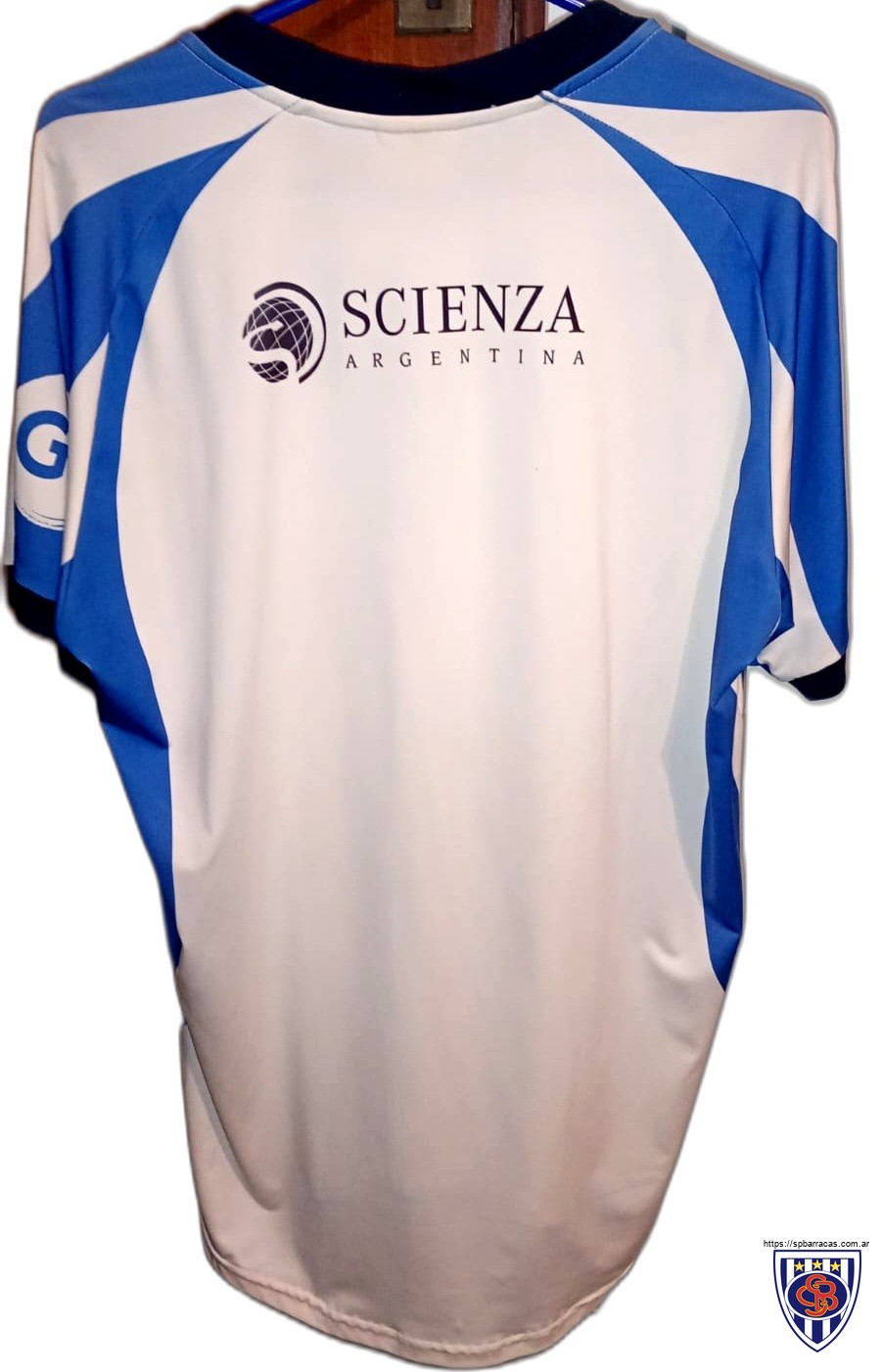 Camiseta del centenario institucional de Sportivo Barracas.
