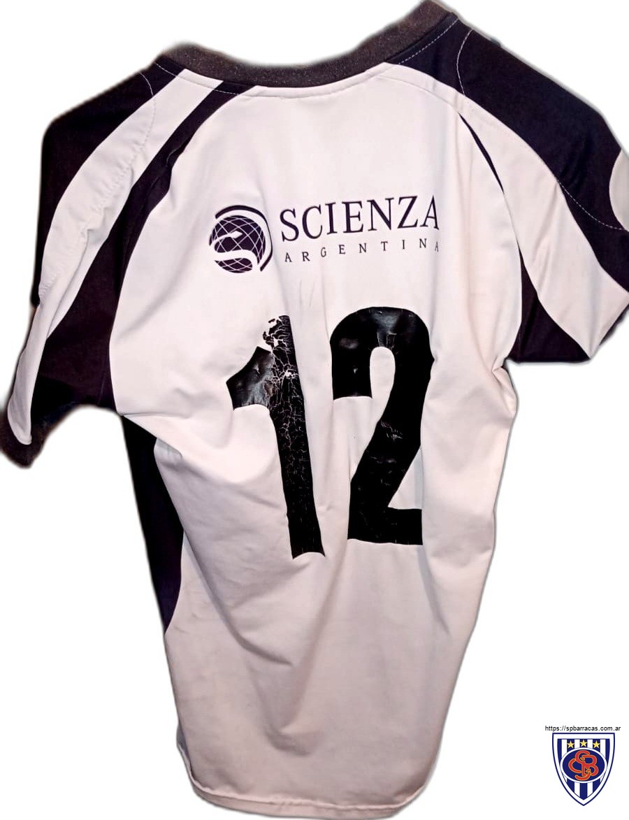 Camiseta del centenario institucional de Sportivo Barracas.